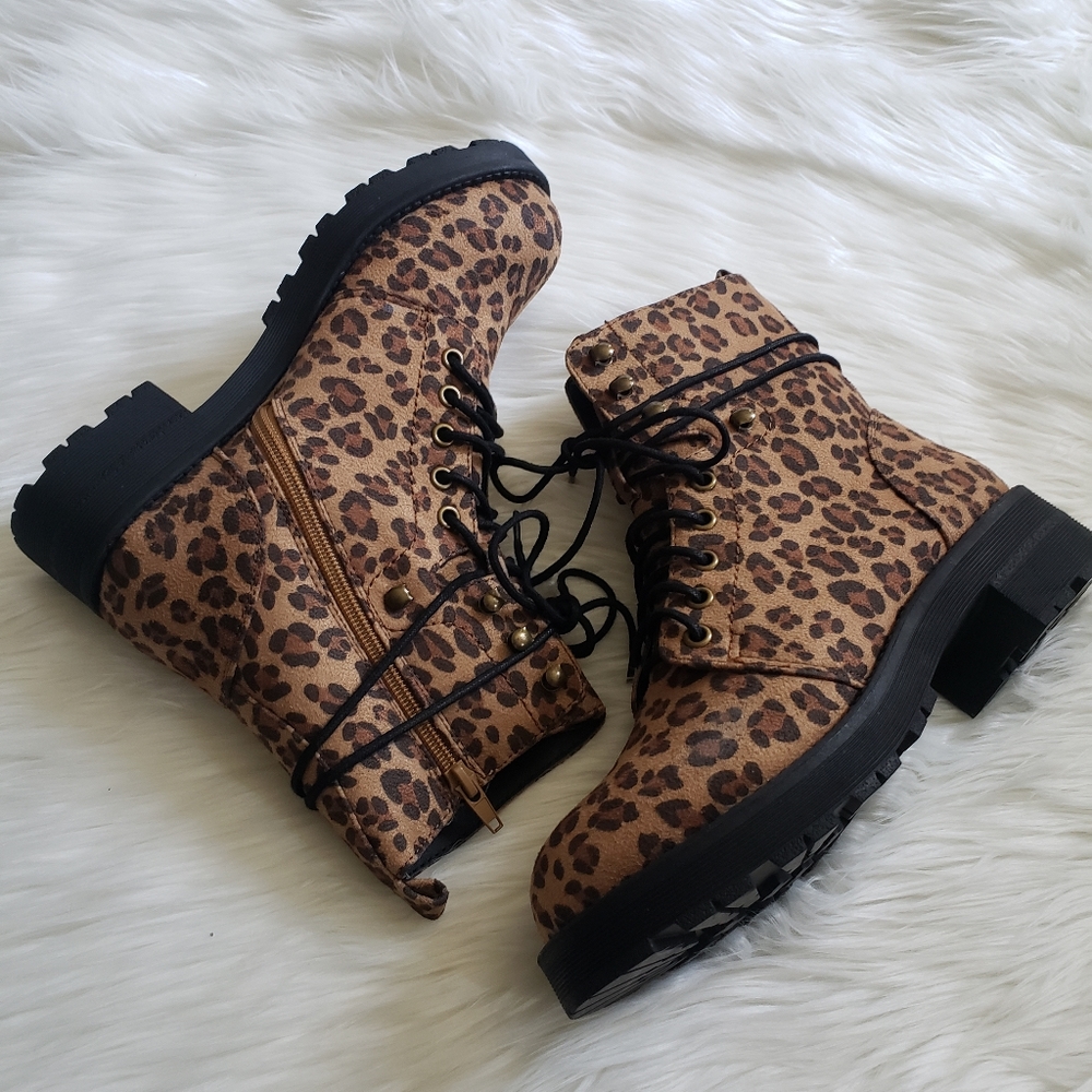 NEW IN BOX MIA WOMEN'S LEOPARD PRINT COMBAT BOOT SIZE 8